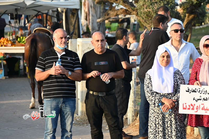 فيديو: مشاركة واسعة من اهالي وطلاب في الوقفة التنديدية ضد عنف الشرطة ويؤكدون : طلابنا ومدارسنا خط احمر ... مع غياب نواب البرلمان القسماويين ...